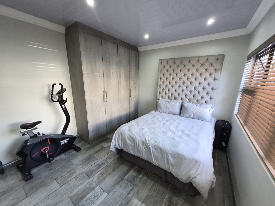 To Let 3 Bedroom Property for Rent in Penlyn Estate Western Cape